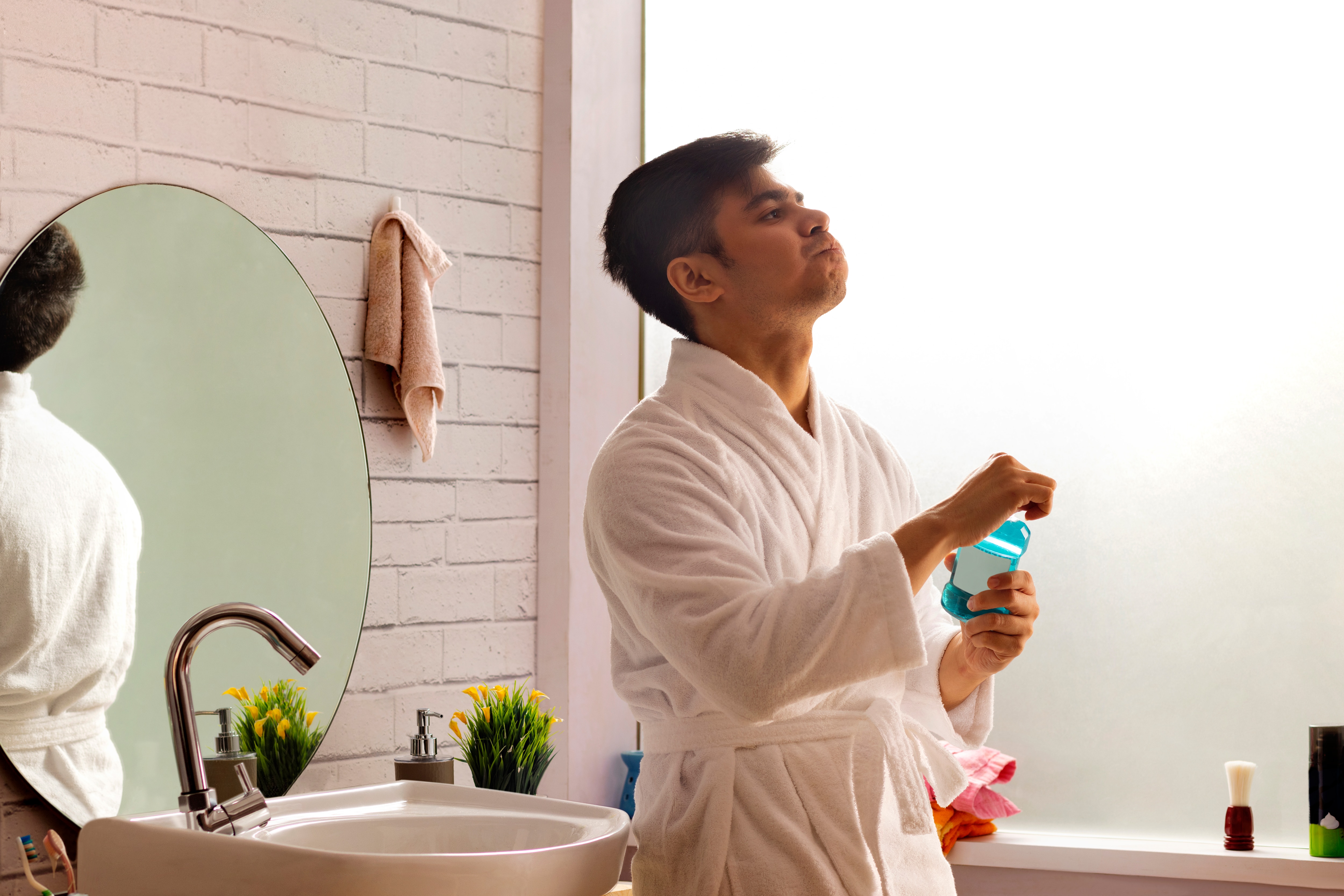 effective home remedies for bad breath- colgate in